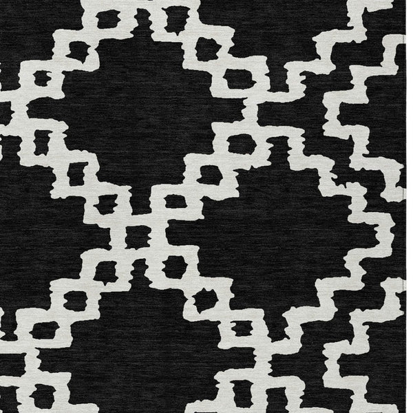 Homeroots 3' Artichoke Green And Ivory Geometric Washable Area Rug For Indoor And Outdoor Spaces, Durable Design 3' X 5' Polyester 593744