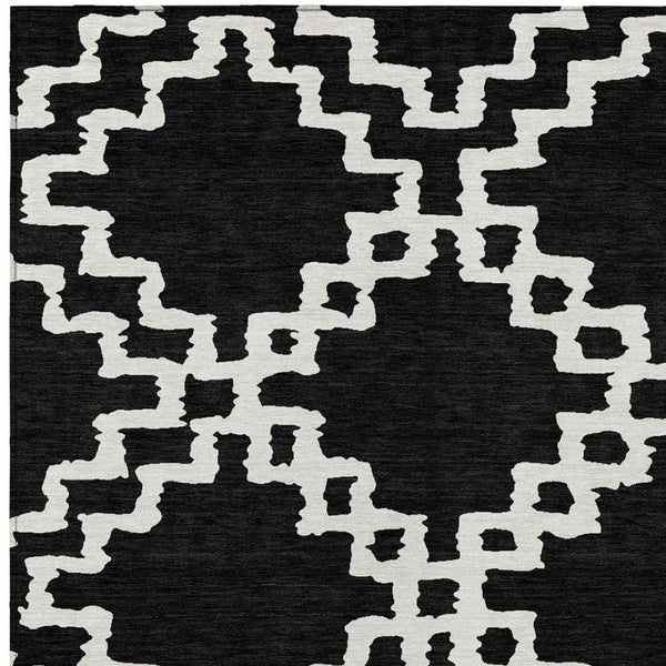 Homeroots 3' Artichoke Green And Ivory Geometric Washable Area Rug For Indoor And Outdoor Spaces, Durable Design 5' X 8' Polyester 593745