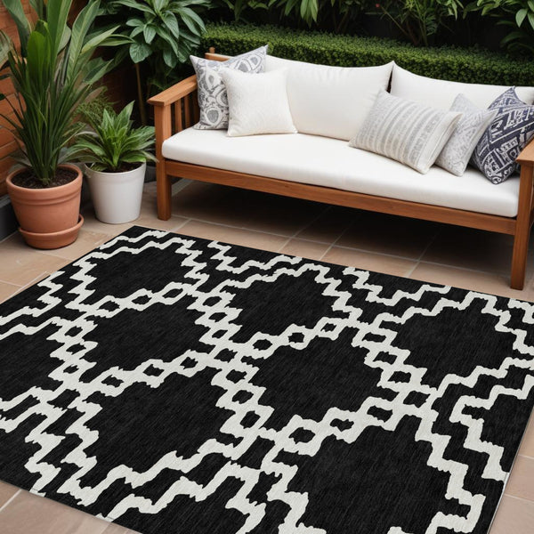 Homeroots 3' Artichoke Green And Ivory Geometric Washable Area Rug For Indoor And Outdoor Spaces, Durable Design 8' X 10' Polyester 593747