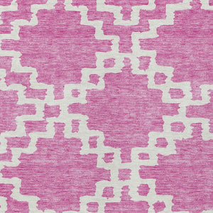 Homeroots 3' Artichoke Green And Ivory Geometric Washable Area Rug For Indoor And Outdoor Spaces, Durable Design 5' X 8' Polyester 593751