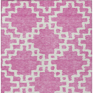 Homeroots 3' Artichoke Green And Ivory Geometric Washable Area Rug For Indoor And Outdoor Spaces, Durable Design 8' X 10' Polyester 593753