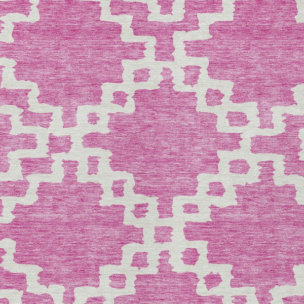 Homeroots 3' Artichoke Green And Ivory Geometric Washable Area Rug For Indoor And Outdoor Spaces, Durable Design 8' X 10' Polyester 593753