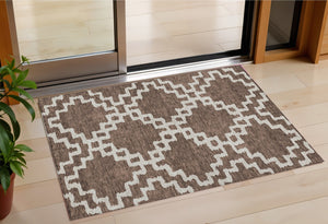 Homeroots 3' Artichoke Green And Ivory Geometric Washable Area Rug For Indoor And Outdoor Spaces, Durable Design 3' X 5' Polyester 593756