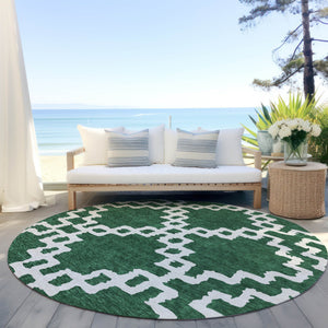 Homeroots 3' Artichoke Green And Ivory Geometric Washable Area Rug For Indoor And Outdoor Spaces, Durable Design 8' Round Polyester 593764