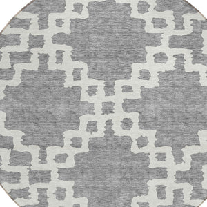 Homeroots 3' Artichoke Green And Ivory Geometric Washable Area Rug For Indoor And Outdoor Spaces, Durable Design 8' Round Polyester 593770