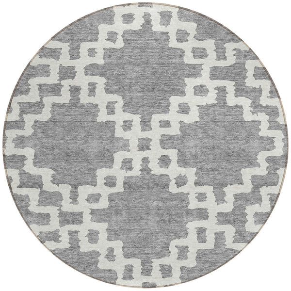 Homeroots 3' Artichoke Green And Ivory Geometric Washable Area Rug For Indoor And Outdoor Spaces, Durable Design 8' Round Polyester 593770