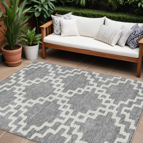 Homeroots 3' Artichoke Green And Ivory Geometric Washable Area Rug For Indoor And Outdoor Spaces, Durable Design 8' X 10' Polyester 593771
