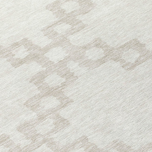 Homeroots 3' Artichoke Green And Ivory Geometric Washable Area Rug For Indoor And Outdoor Spaces, Durable Design 8' Round Polyester 593776