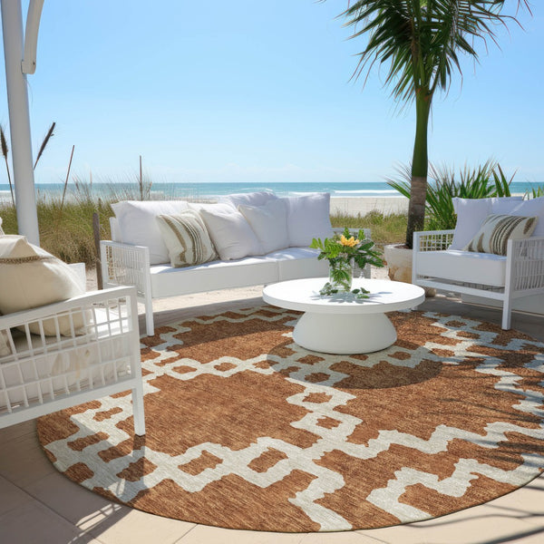 Homeroots 3' Artichoke Green And Ivory Geometric Washable Area Rug For Indoor And Outdoor Spaces, Durable Design 8' Round Polyester 593782