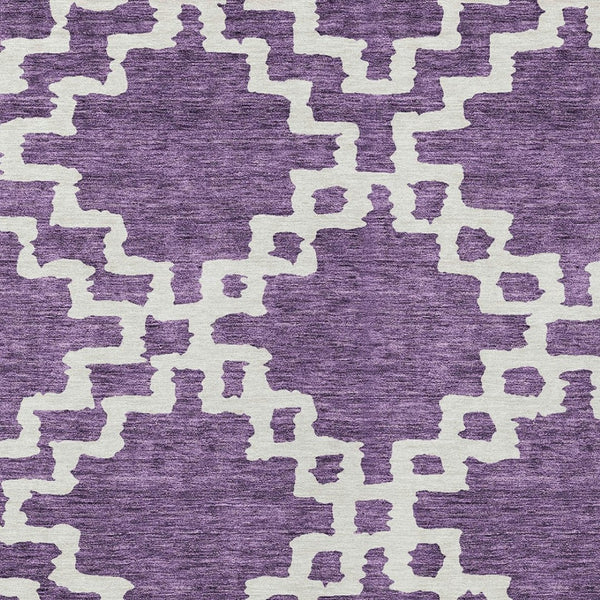 Homeroots 3' Artichoke Green And Ivory Geometric Washable Area Rug For Indoor And Outdoor Spaces, Durable Design 5' X 8' Polyester 593787