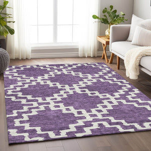 Homeroots 3' Artichoke Green And Ivory Geometric Washable Area Rug For Indoor And Outdoor Spaces, Durable Design 5' X 8' Polyester 593787