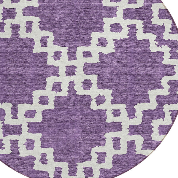 Homeroots 3' Artichoke Green And Ivory Geometric Washable Area Rug For Indoor And Outdoor Spaces, Durable Design 8' Round Polyester 593788