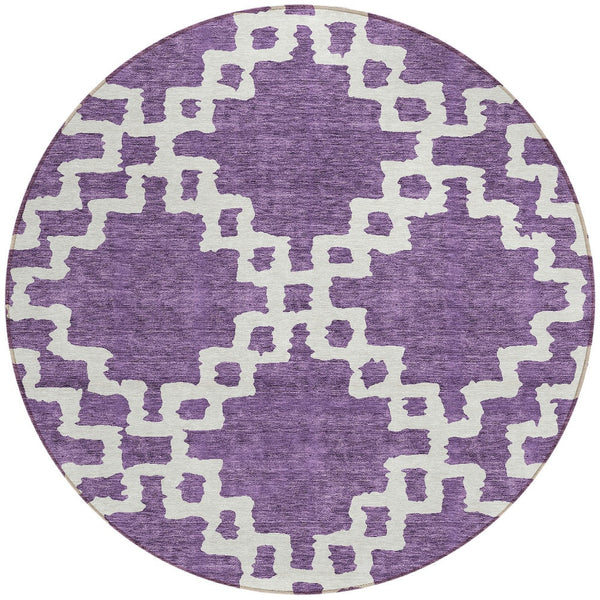 Homeroots 3' Artichoke Green And Ivory Geometric Washable Area Rug For Indoor And Outdoor Spaces, Durable Design 8' Round Polyester 593788