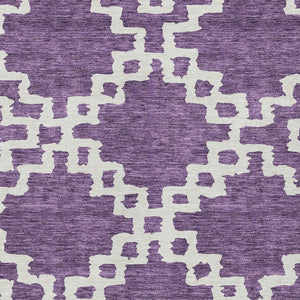 Homeroots 3' Artichoke Green And Ivory Geometric Washable Area Rug For Indoor And Outdoor Spaces, Durable Design 8' X 10' Polyester 593789