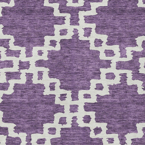 Homeroots 3' Artichoke Green And Ivory Geometric Washable Area Rug For Indoor And Outdoor Spaces, Durable Design 8' X 10' Polyester 593789