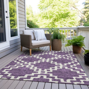 Homeroots 3' Artichoke Green And Ivory Geometric Washable Area Rug For Indoor And Outdoor Spaces, Durable Design 10' X 14' Polyester 593791