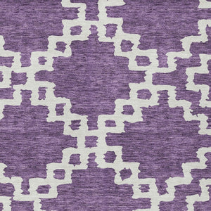 Homeroots 3' Artichoke Green And Ivory Geometric Washable Area Rug For Indoor And Outdoor Spaces, Durable Design 10' X 14' Polyester 593791