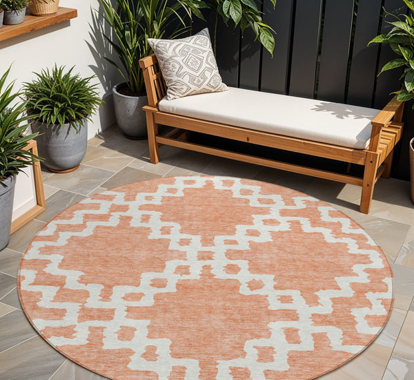 Homeroots 3' Artichoke Green And Ivory Geometric Washable Area Rug For Indoor And Outdoor Spaces, Durable Design 8' Round Polyester 593794
