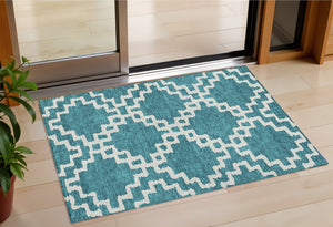 Homeroots 3' Artichoke Green And Ivory Geometric Washable Area Rug For Indoor And Outdoor Spaces, Durable Design 3' X 5' Polyester 593798