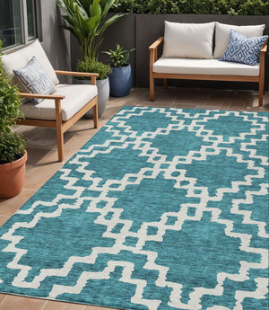 Homeroots 3' Artichoke Green And Ivory Geometric Washable Area Rug For Indoor And Outdoor Spaces, Durable Design 5' X 8' Polyester 593799