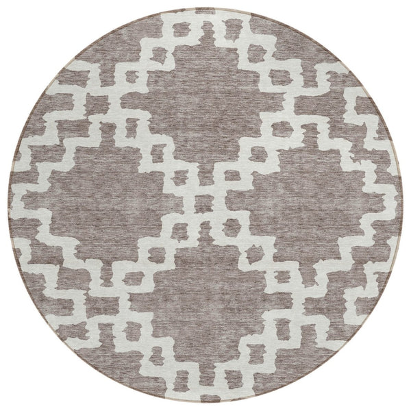 HomeRoots 5' Stylish Taupe and Ivory Geometric Washable Area Rug for Indoor and Outdoor Versatile Spaces 8' Round 593806