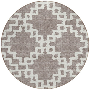 Homeroots 3' Artichoke Green And Ivory Geometric Washable Area Rug For Indoor And Outdoor Spaces, Durable Design 8' Round Polyester 593806