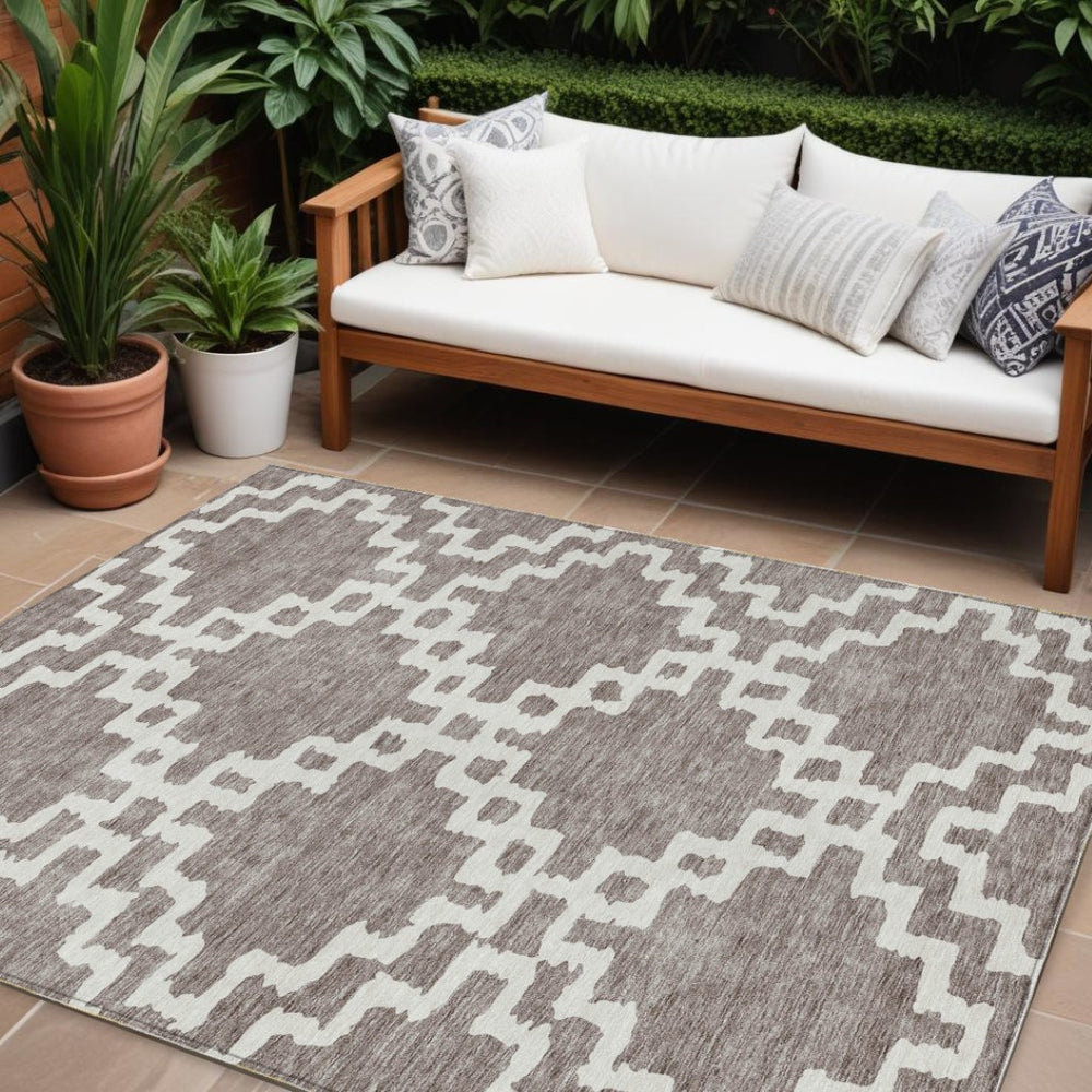 HomeRoots 9' Taupe and Ivory Geometric Area Rug - Durable, Washable Design for Indoor and Outdoor Spaces 9' X 12' 593808