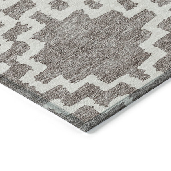 Homeroots 3' Artichoke Green And Ivory Geometric Washable Area Rug For Indoor And Outdoor Spaces, Durable Design 10' X 14' Polyester 593809