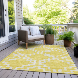 Homeroots 3' Artichoke Green And Ivory Geometric Washable Area Rug For Indoor And Outdoor Spaces, Durable Design 3' X 5' Polyester 593810