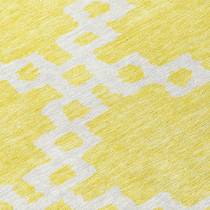 Homeroots 3' Artichoke Green And Ivory Geometric Washable Area Rug For Indoor And Outdoor Spaces, Durable Design 5' X 8' Polyester 593811