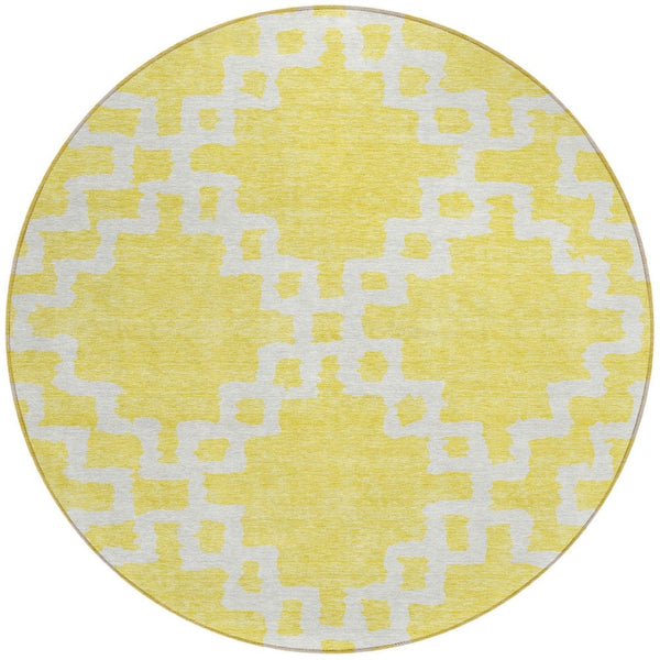 Homeroots 3' Artichoke Green And Ivory Geometric Washable Area Rug For Indoor And Outdoor Spaces, Durable Design 8' Round Polyester 593812