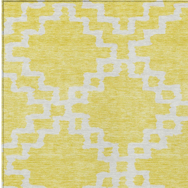 Homeroots 3' Artichoke Green And Ivory Geometric Washable Area Rug For Indoor And Outdoor Spaces, Durable Design 8' X 10' Polyester 593813