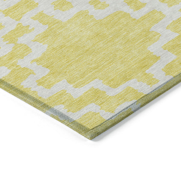 Homeroots 3' Artichoke Green And Ivory Geometric Washable Area Rug For Indoor And Outdoor Spaces, Durable Design 9' X 12' Polyester 593814
