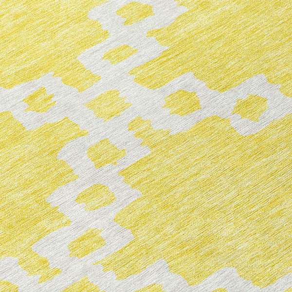 Homeroots 3' Artichoke Green And Ivory Geometric Washable Area Rug For Indoor And Outdoor Spaces, Durable Design 9' X 12' Polyester 593814