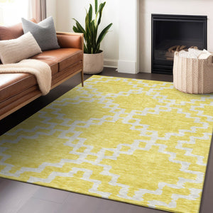Homeroots 3' Artichoke Green And Ivory Geometric Washable Area Rug For Indoor And Outdoor Spaces, Durable Design 9' X 12' Polyester 593814