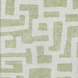 Homeroots 3' Artichoke Green Abstract Area Rug - Stylish, Washable Indoor-outdoor Design For All Spaces 5' X 8' Polyester 593817