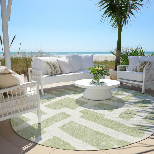 Homeroots 3' Artichoke Green Abstract Area Rug - Stylish, Washable Indoor-outdoor Design For All Spaces 8' Round Polyester 593818