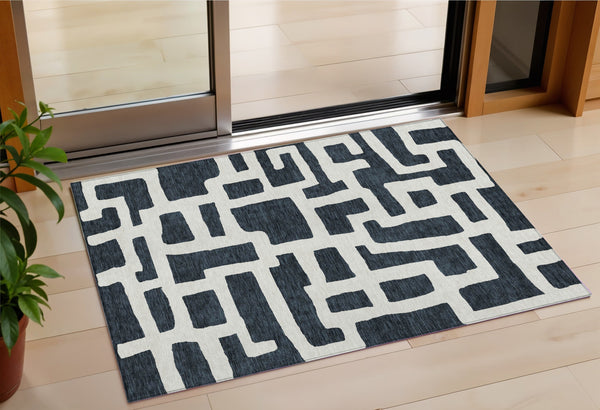 Homeroots 3' Artichoke Green Abstract Area Rug - Stylish, Washable Indoor-outdoor Design For All Spaces 3' X 5' Polyester 593822