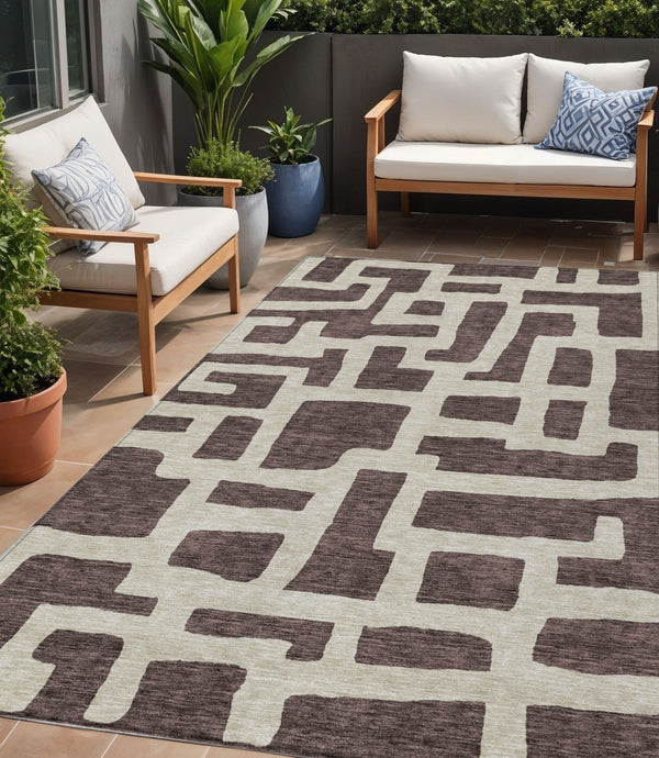 Homeroots 3' Artichoke Green Abstract Area Rug - Stylish, Washable Indoor-outdoor Design For All Spaces 5' X 8' Polyester 593829