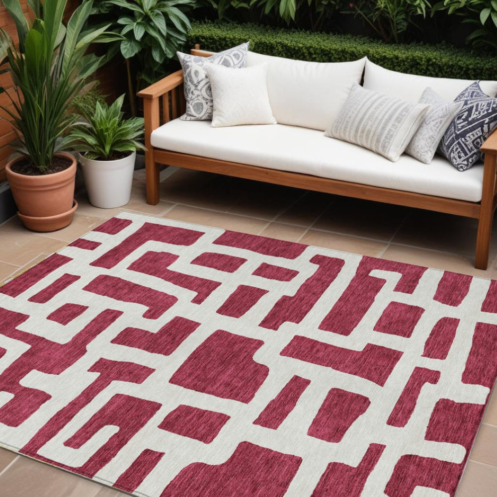 HomeRoots 9' Durable Red and Ivory Abstract Area Rug – Washable Indoor Outdoor Design for High-Traffic Spaces 9' X 12' 593838