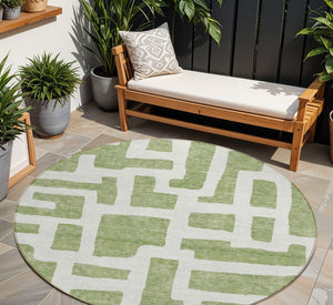 Homeroots 3' Artichoke Green Abstract Area Rug - Stylish, Washable Indoor-outdoor Design For All Spaces 8' Round Polyester 593842