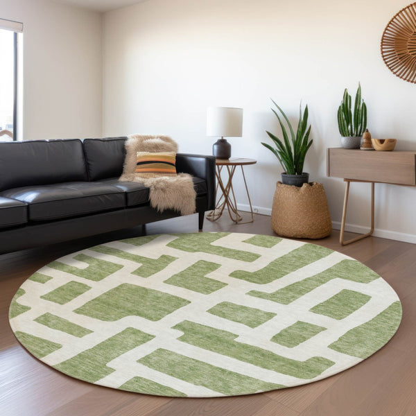 Homeroots 3' Artichoke Green Abstract Area Rug - Stylish, Washable Indoor-outdoor Design For All Spaces 8' Round Polyester 593842