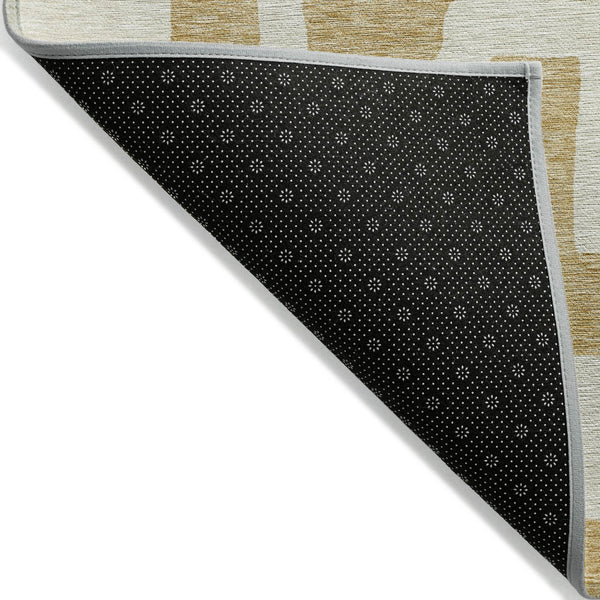 Homeroots 3' Artichoke Green Abstract Area Rug - Stylish, Washable Indoor-outdoor Design For All Spaces 5' X 8' Polyester 593847