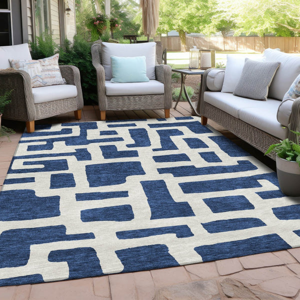 Homeroots 3' Artichoke Green Abstract Area Rug - Stylish, Washable Indoor-outdoor Design For All Spaces 5' X 8' Polyester 593865