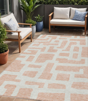 Homeroots 3' Artichoke Green Abstract Area Rug - Stylish, Washable Indoor-outdoor Design For All Spaces 5' X 8' Polyester 593871