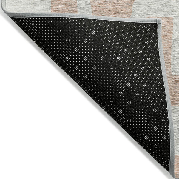 Homeroots 3' Artichoke Green Abstract Area Rug - Stylish, Washable Indoor-outdoor Design For All Spaces 5' X 8' Polyester 593871