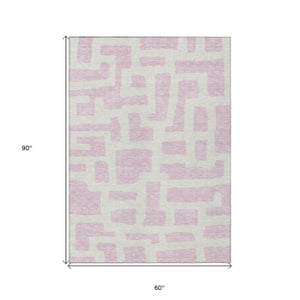 Homeroots 3' Artichoke Green Abstract Area Rug - Stylish, Washable Indoor-outdoor Design For All Spaces 5' X 8' Polyester 593877