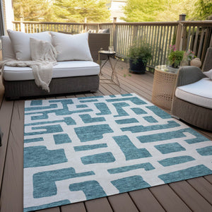 Homeroots 3' Artichoke Green Abstract Area Rug - Stylish, Washable Indoor-outdoor Design For All Spaces 10' X 14' Polyester 593901