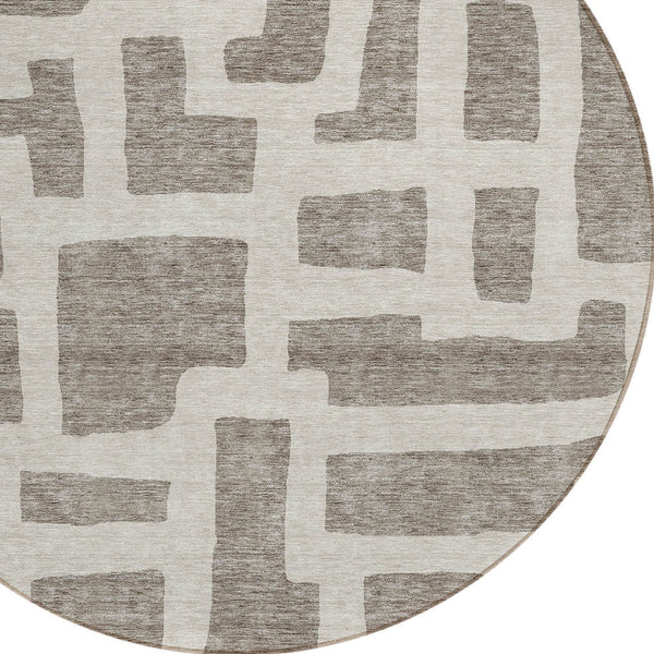 Homeroots 3' Artichoke Green Abstract Area Rug - Stylish, Washable Indoor-outdoor Design For All Spaces 8' Round Polyester 593904