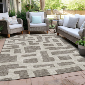 Homeroots 3' Artichoke Green Abstract Area Rug - Stylish, Washable Indoor-outdoor Design For All Spaces 8' X 10' Polyester 593905